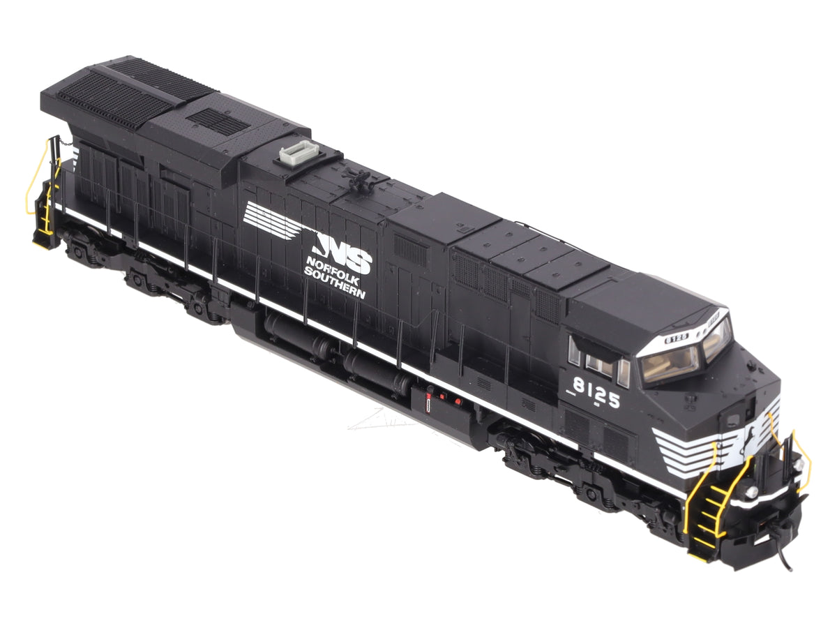 Walthers 910-20232 HO Scale NS GE ES44AC GEVO Diesel Locomotive #8125 -Sound/DCC EX/Box