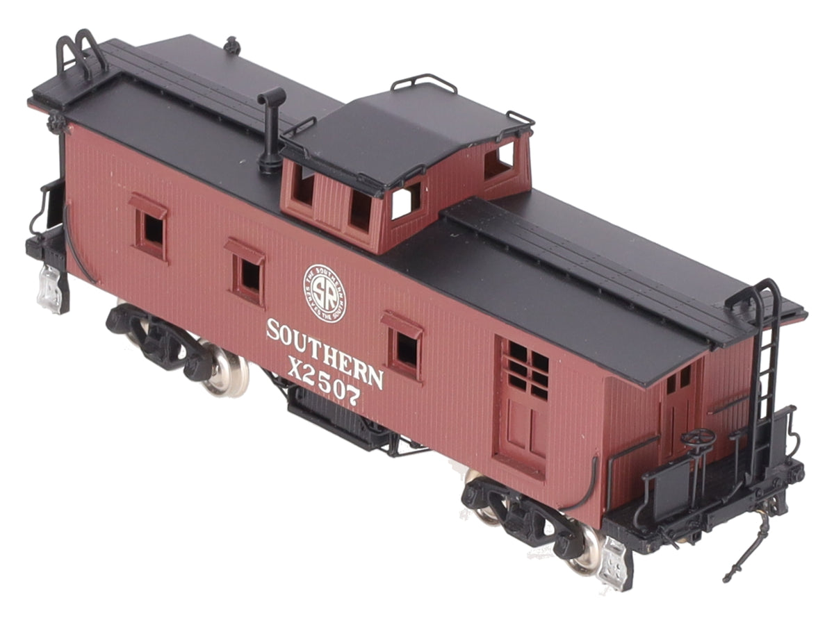 Pacific Fast Mail HO Brass Southern Railway Side Door Wood Caboose - painted/Box