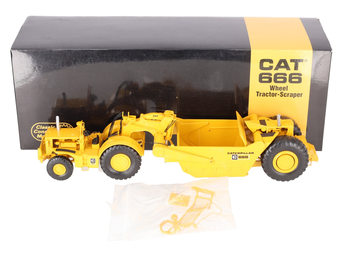 CCM 666 1:48 Scale Diecast Caterpillar Cat Wheel Tractor Scraper VG/Box
