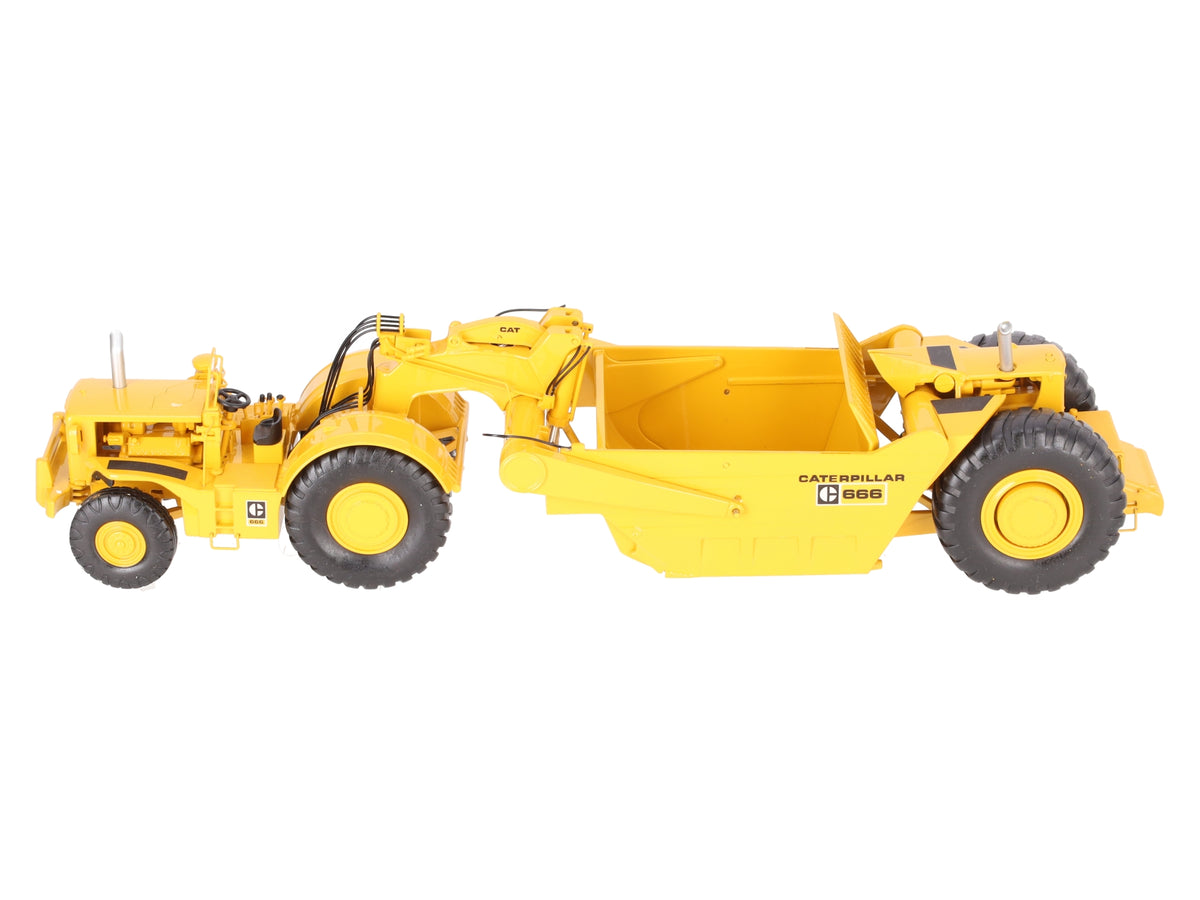 CCM 666 1:48 Scale Diecast Caterpillar Cat Wheel Tractor Scraper VG/Box