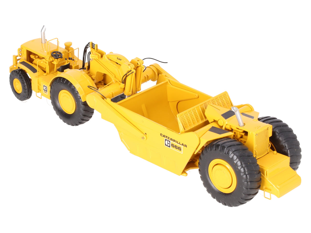 CCM 666 1:48 Scale Diecast Caterpillar Cat Wheel Tractor Scraper VG/Box