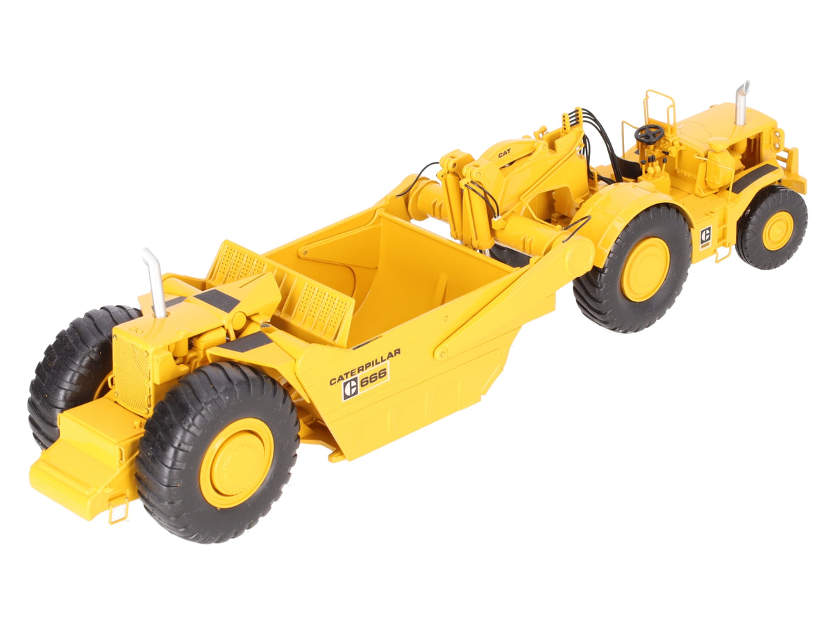 CCM 666 1:48 Scale Diecast Caterpillar Cat Wheel Tractor Scraper VG/Box