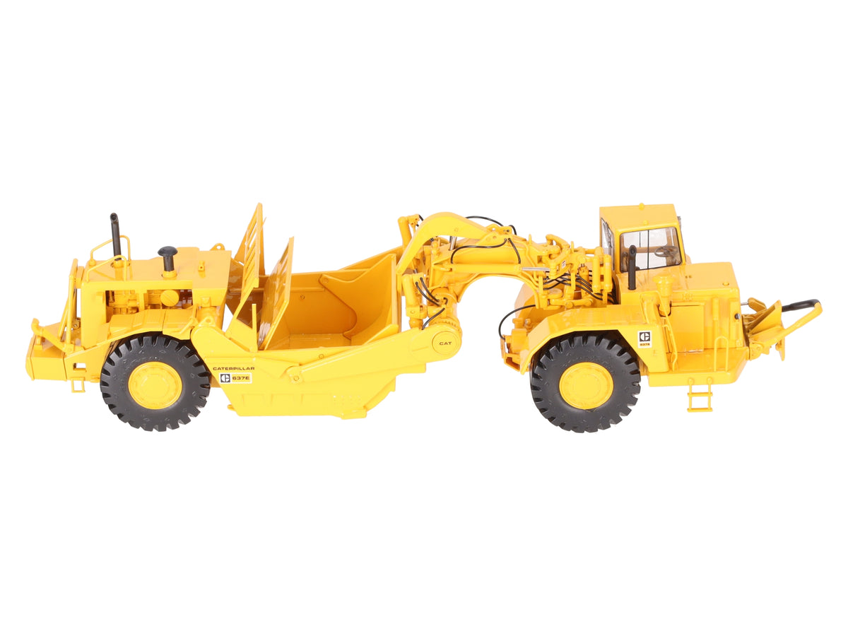 CCM 637E 1:48 Scale Diecast Wheel Tractor-Scraper EX/Box