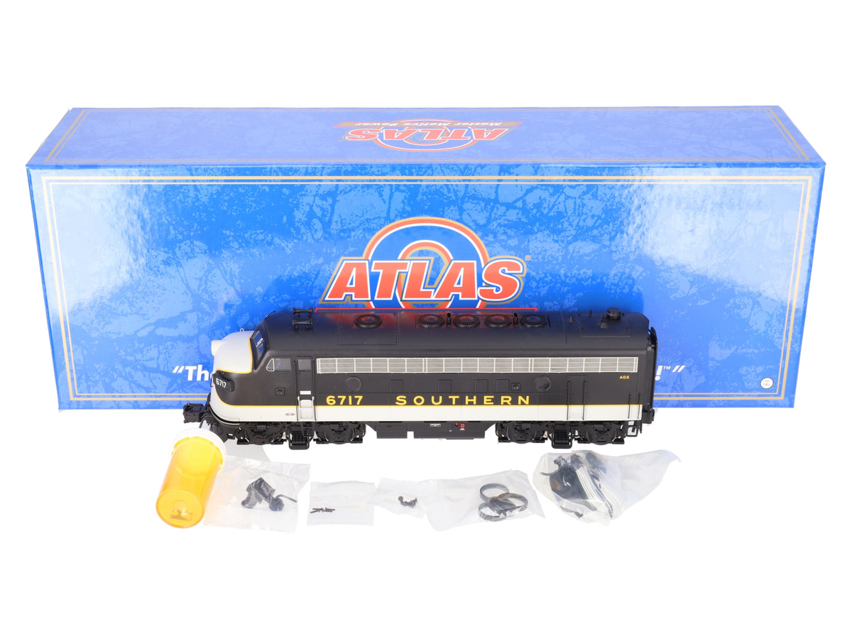 Atlas 30138100 O Southern Railroad Unpowered F-7A Diesel Locomotive #6717-3 Rail LN/Box