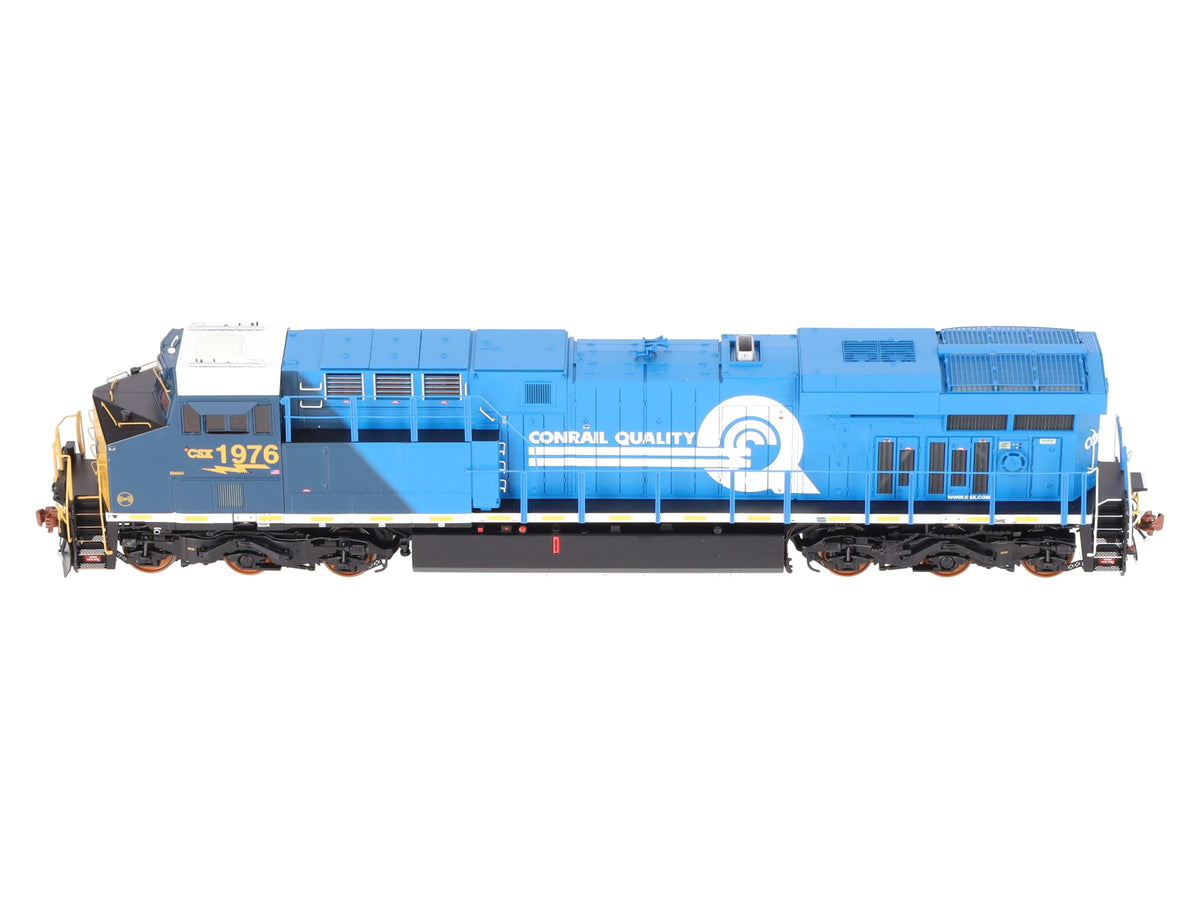 Scale Trains SXT39907 GE ES44AH CSX Diesel Locomotive #1976 LN/Box