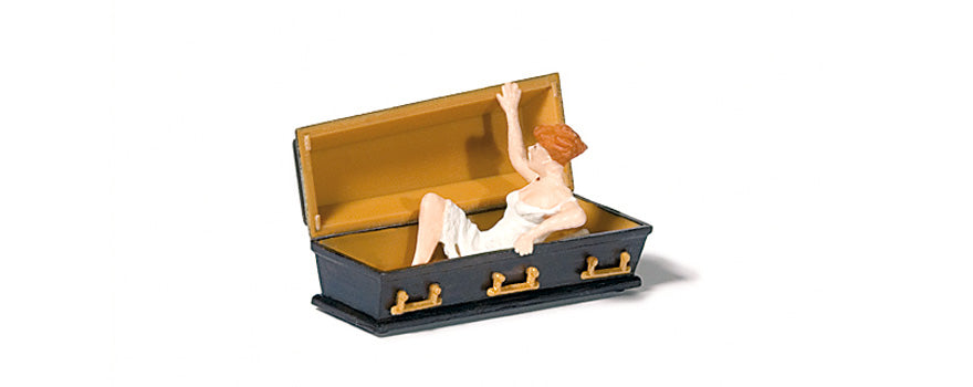 Preiser 29112 HO Female Vampire Holding Coffin Lid Figure