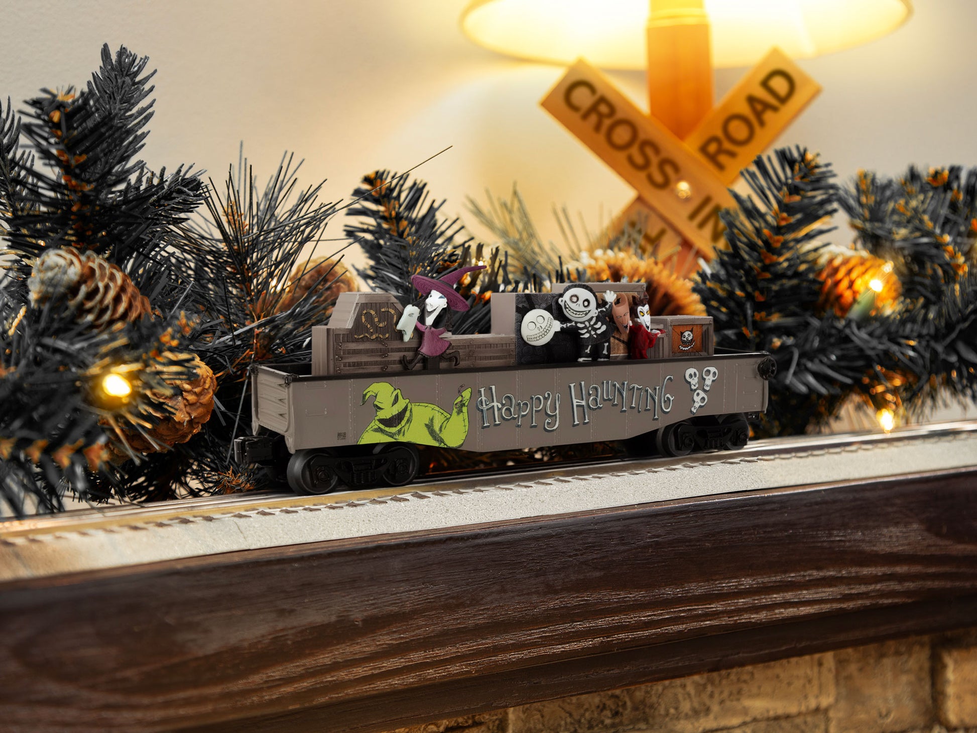 Lionel 2528110 O Nightmare Before Christmas Lock Shock & Barrel Chasing Gondola