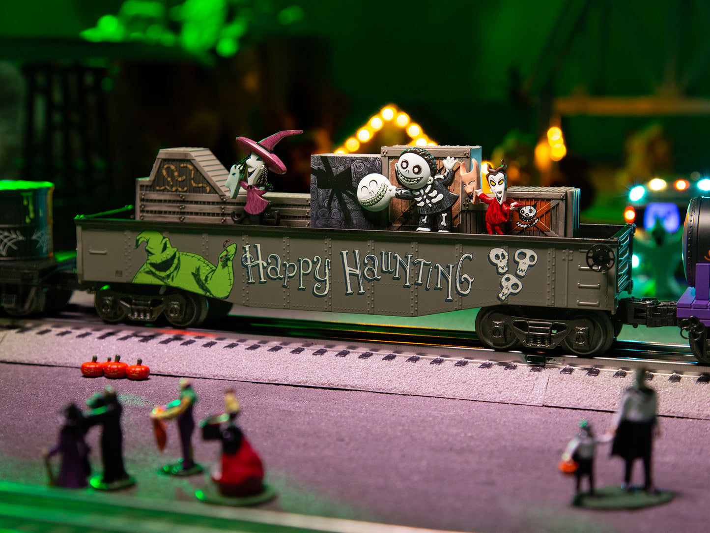 Lionel 2528110 O Nightmare Before Christmas Lock Shock & Barrel Chasing Gondola