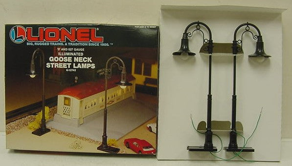 Lionel 6-12742 O And O27 Scale Illuminated Goose Neck Street Lamps (Set of 2) LN/Box