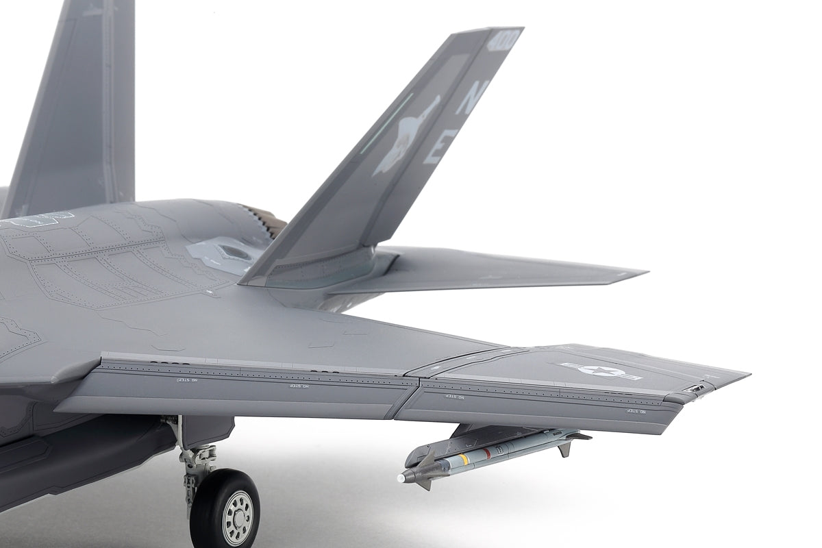 Tamiya 61127 1:48 Lockheed Martin F-35C Lightning II Aircraft Plastic Model Kit