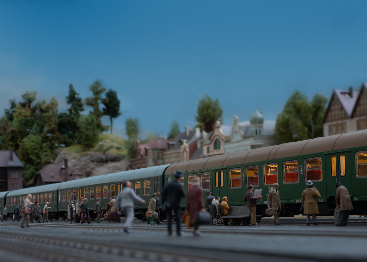 Marklin 42580 HO DR Halberstadt Center Entry Car Passenger Car Set