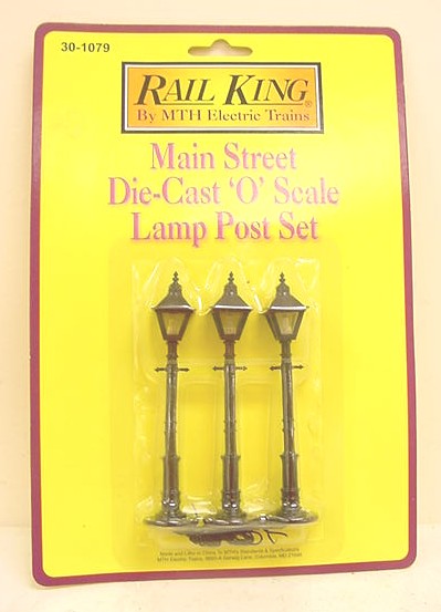 MTH 30-1079 O Scale  Die-Cast 4 Sided Main Street Lamp Posts (Pack of 3)