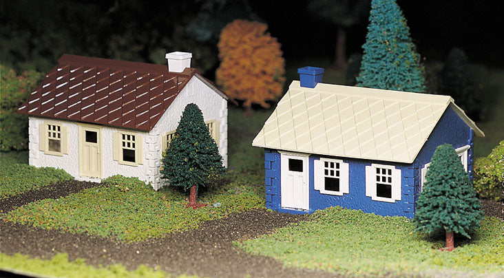 Bachmann 45608 O Plasticville USA Cape Cod House Classic Building Kit (Set of 2)