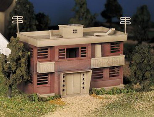 Bachmann 45980 O Scale Plasticville USA Apartment Building Kit