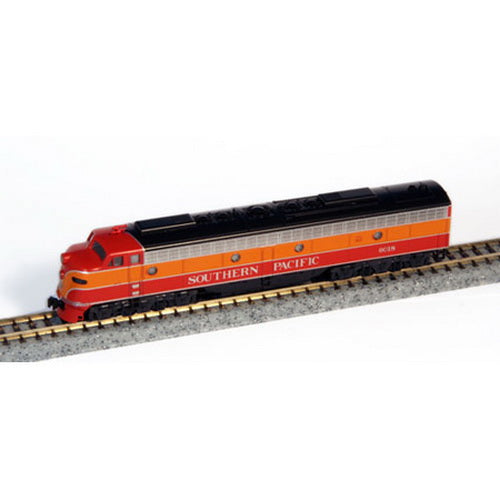 Kato 176-5307 N Scale Southern Pacific E8/9A Diesel Locomotive #6018