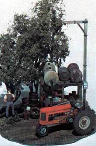 Woodland Scenics M112 HO Mini-Scene Tractor Pit Stop Building Kit