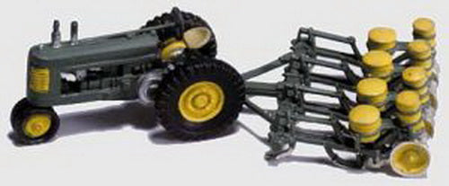 Woodland Scenics D208 HO 1938-1946 Seeder & Farm Tractor Kit