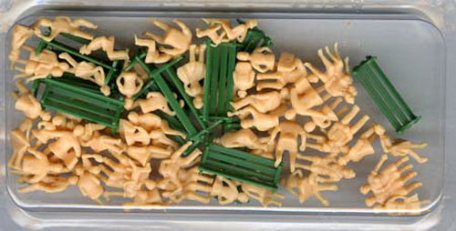 Model Power 5791 HO Unpainted Sitting Figures W/Benches (Set of 72)