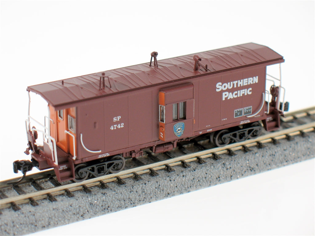 Athearn 23249 N Southern Pacific Bay Window Caboose Police #4742