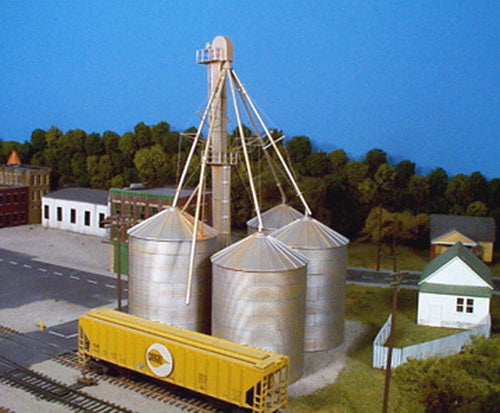 Rix Products 628-0407 HO 4 Silo 90' Grain Elevator Building Kit