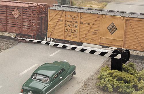 Walthers 933-2312 HO Cornerstone Pneumatic Crossing Gates (Pack of 2)