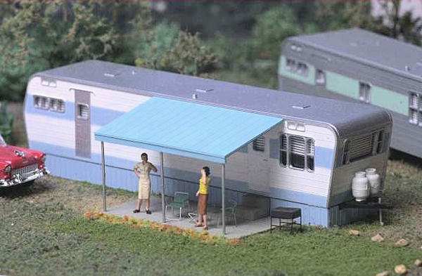 City Classics 113 HO Scale Roberts Road Mobile Home Plastic Kit