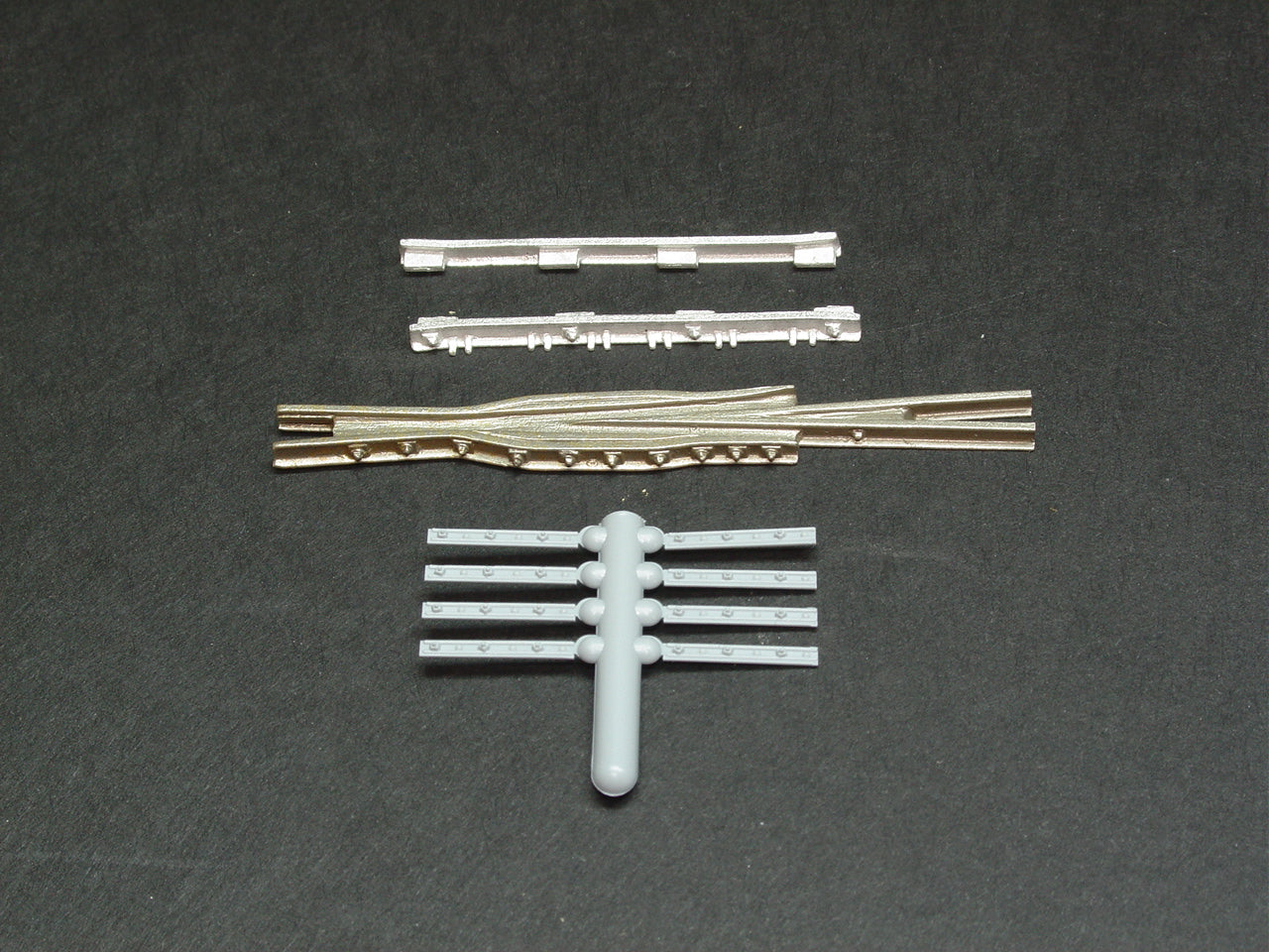 Details West 926 HO Code 83 Switch Frog Set w/Plastic Railbars & Pewter Guard