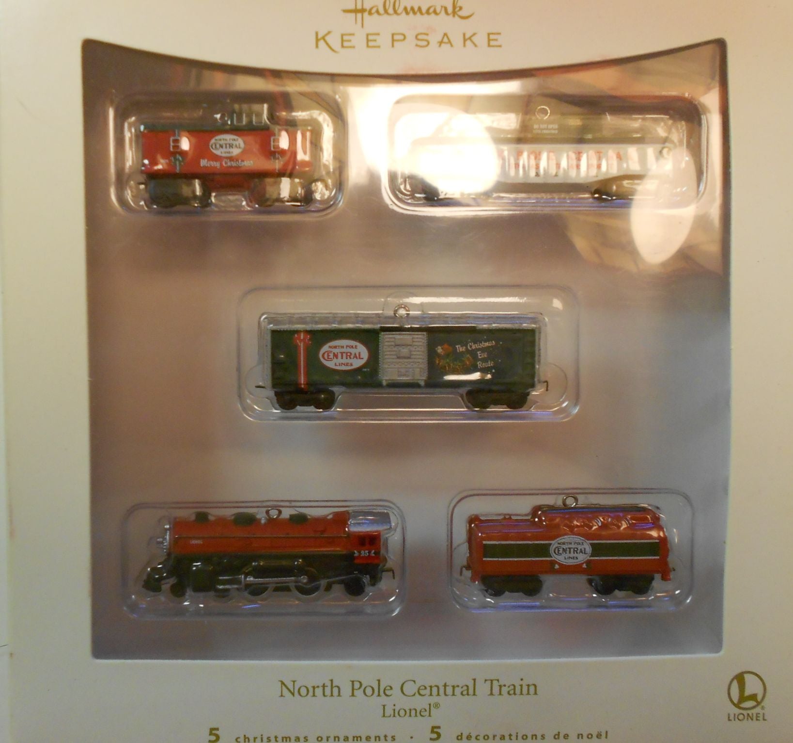 Hallmark QXM8157 Miniature Lionel North Pole Central Train Christmas Ornament Se