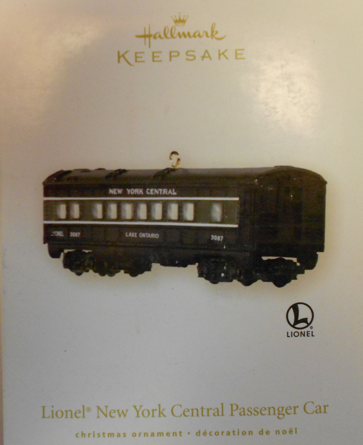 Hallmark QXI2004 Lionel New York Central Passenger Car Keepsake Ornament