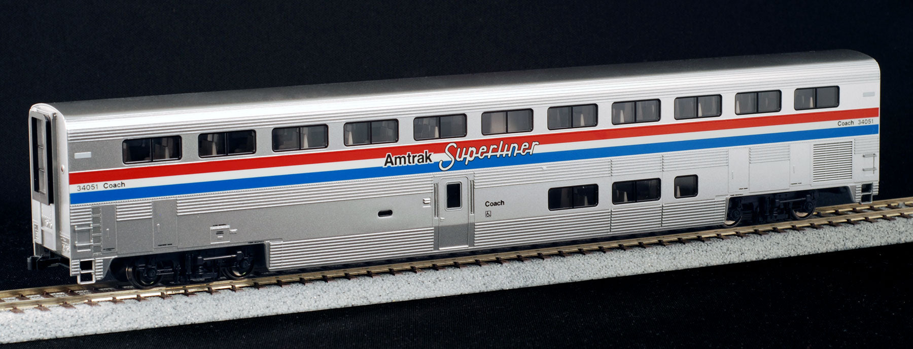 Kato 35-6052 HO Scale Amtrak Superline Coach - Phase III