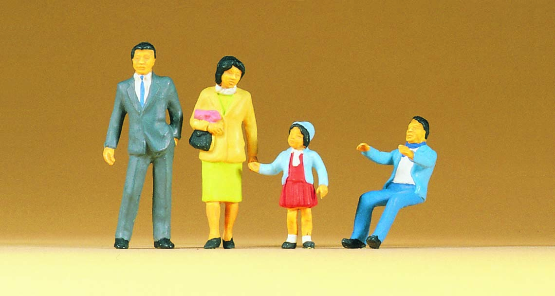 Preiser 65301 O Japanese Family Figures (Set of 4)
