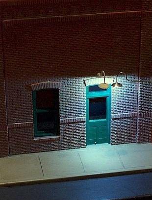 Ngineering NK0152 HO Yellow White LED Gooseneck Building Light Kit (Pack of 8)
