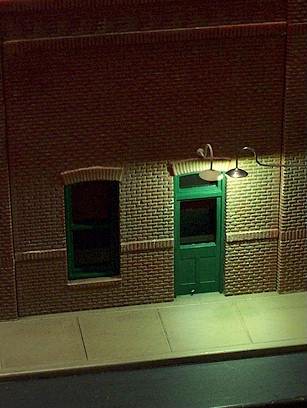 Ngineering NK0152 HO Yellow White LED Gooseneck Building Light Kit (Pack of 8)