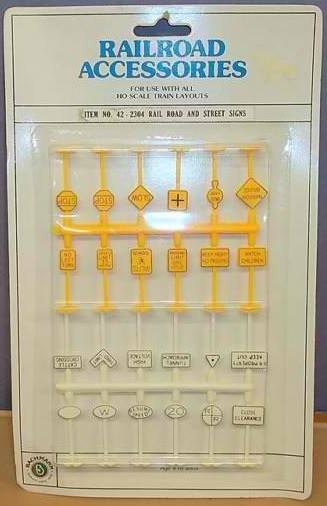 Bachmann 42-2304 HO Railroad & Street Signs (Pack of 24)