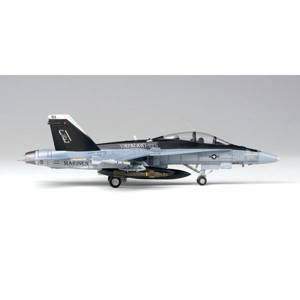 Academy 12422 1:72 F/A-18D Hornet US Marines Corps Military Aircraft Plane Kit