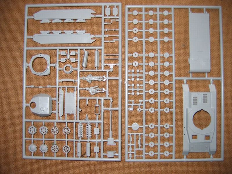Italeri 7007 1:72 Panzer KPFW. IV Military Tank Model Kit