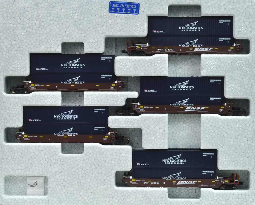 Kato 106-6151 N BNSF 5-Unit Stack Car w/40' NYK Containers Set #238369