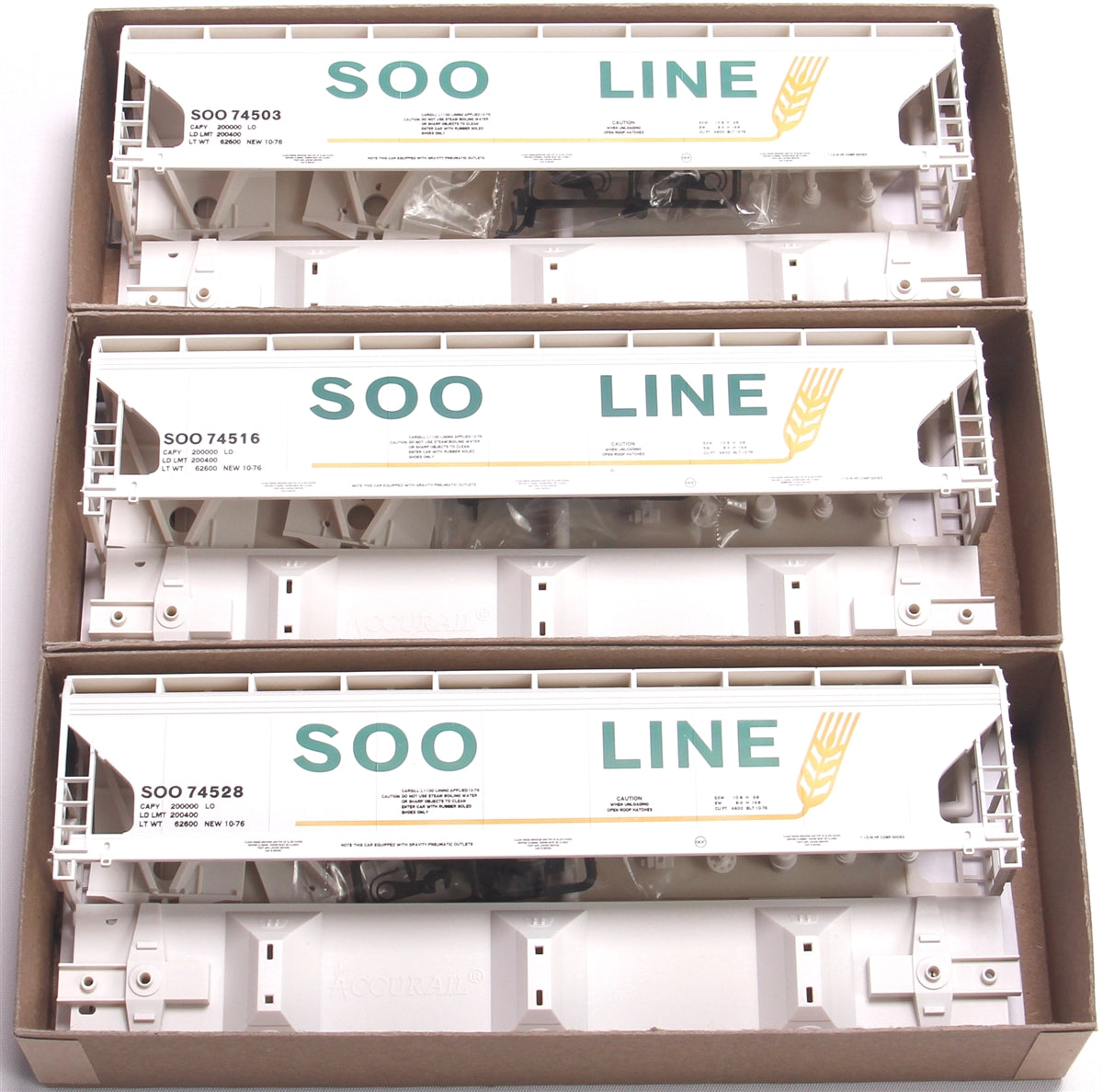 Accurail 8038 HO SOO Line ACF Centerflow 3-Bay Covered Hopper Kits (3)