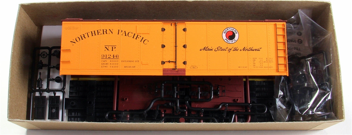 Accurail 8316 HO Scale Northern Pacific 40' Steel Reefer - Road #: 91246
