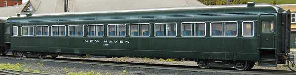 Rapido Trains 109117 HO New Haven 10-Window Coach, Full Skirt #8206