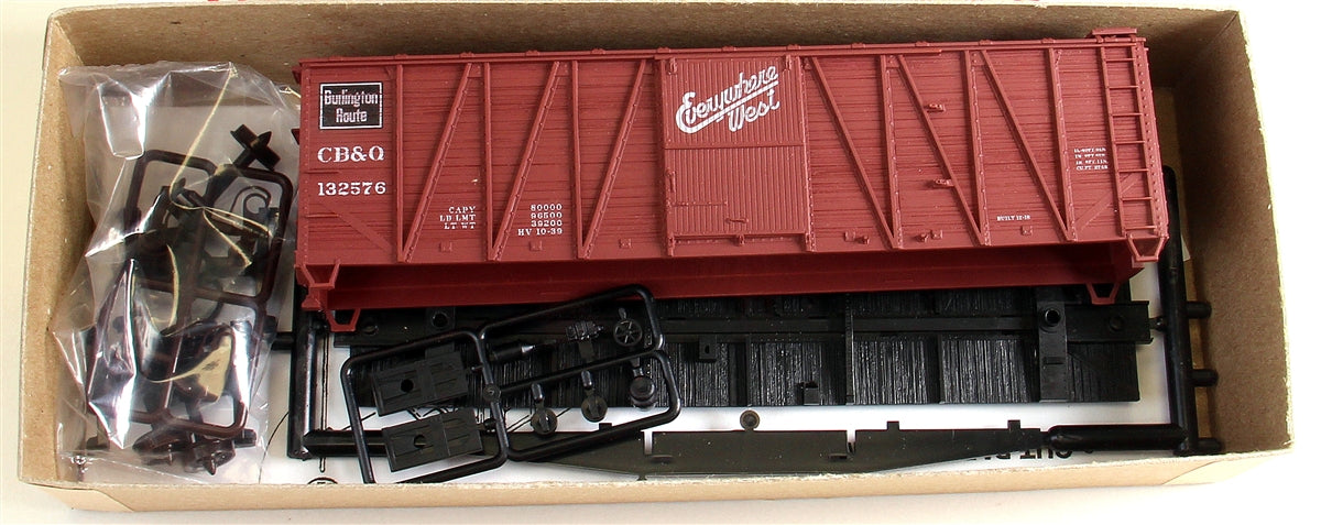 Accurail 41011 HO BURLINGTON 40' BOXCAR