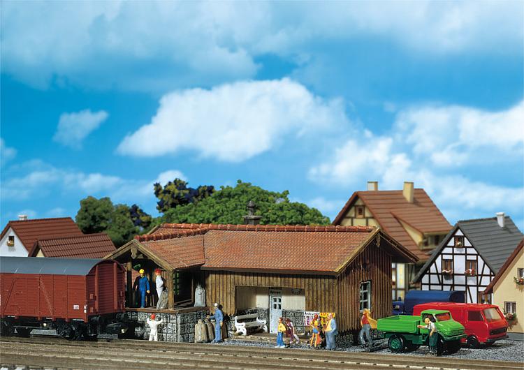 Faller Railroad 212105 N Railroad Stop Branchline Style, w/Roofed Loading Ramp