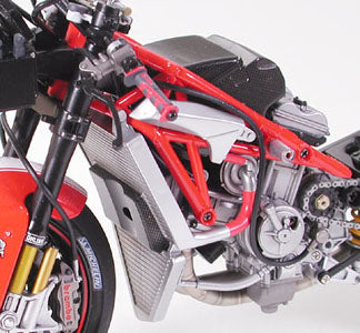 Tamiya 14101 1:12 Ducati Desmosedici Racing Motorcycle