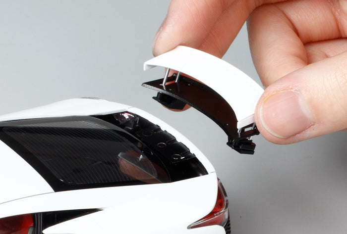 Tamiya 24319 1:24 Lexus LFA Car Model Kit – Trainz