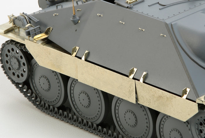 Tamiya 25156 1:35 Jagdpanzer 38(t) Hetzer Mid Production Military Tank Kit