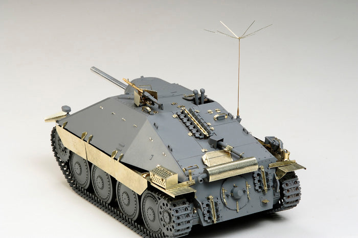 Tamiya 25156 1:35 Jagdpanzer 38(t) Hetzer Mid Production Military Tank Kit