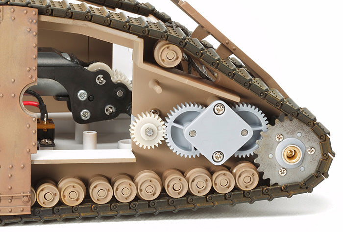 Tamiya 30057 1:35 WWI British Mk.IV Malew/Single Motor & Figures Tank Kit