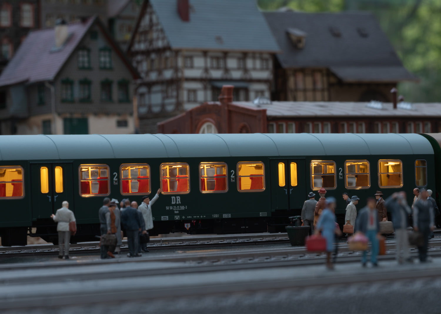 Marklin 42580 HO DR Halberstadt Center Entry Car Passenger Car Set