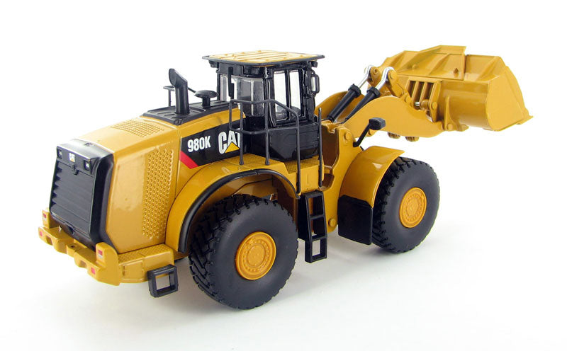 Norscot 55289 1:50 Caterpillar 980K Wheel Loader Material Loading Configuration