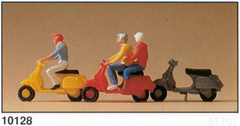 Preiser 10128 HO Vespa Scooter Riders Figures (Set of 3)